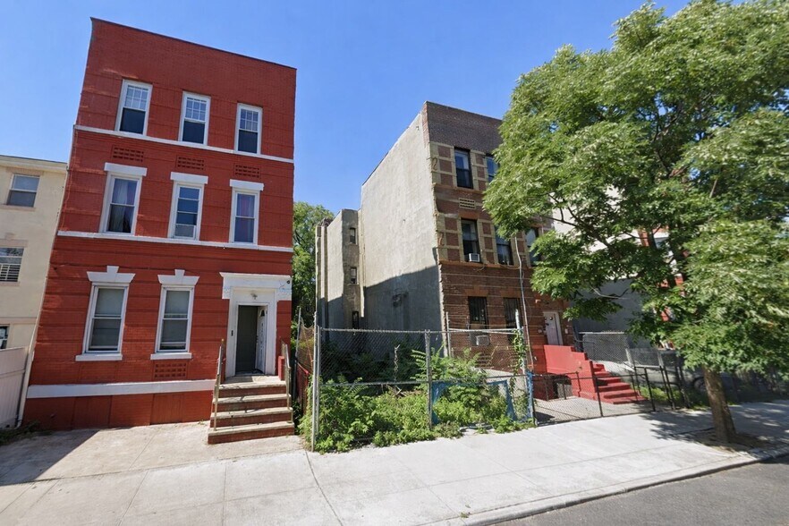 446 Linwood St, Brooklyn, NY à vendre - Photo du bâtiment - Image 2 de 6