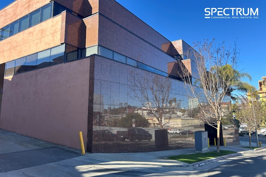 10436 Santa Monica Blvd, Los Angeles, CA for lease - Building Photo - Image 3 of 4