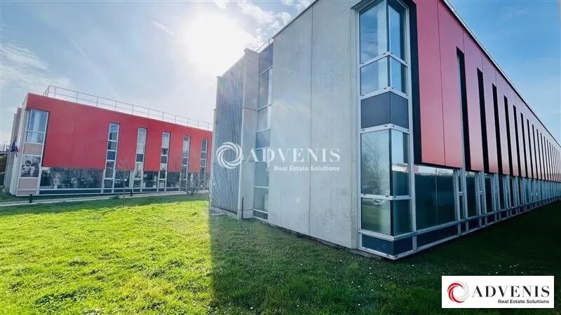 Office in Canéjan for lease Building Photo- Image 1 of 13