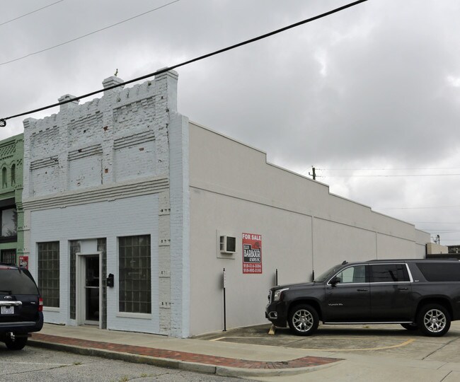 More details for 123 S Railroad Ave, Dunn, NC - Retail for Sale