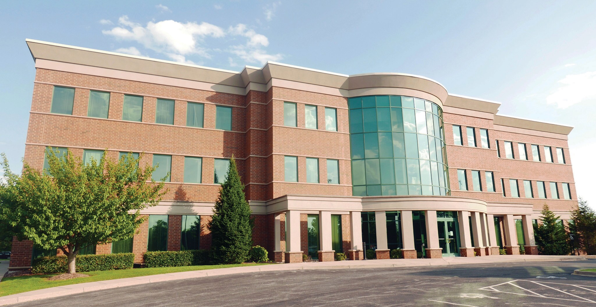 9520 Ormsby Station Rd, Louisville, KY for lease Building Photo- Image 1 of 2