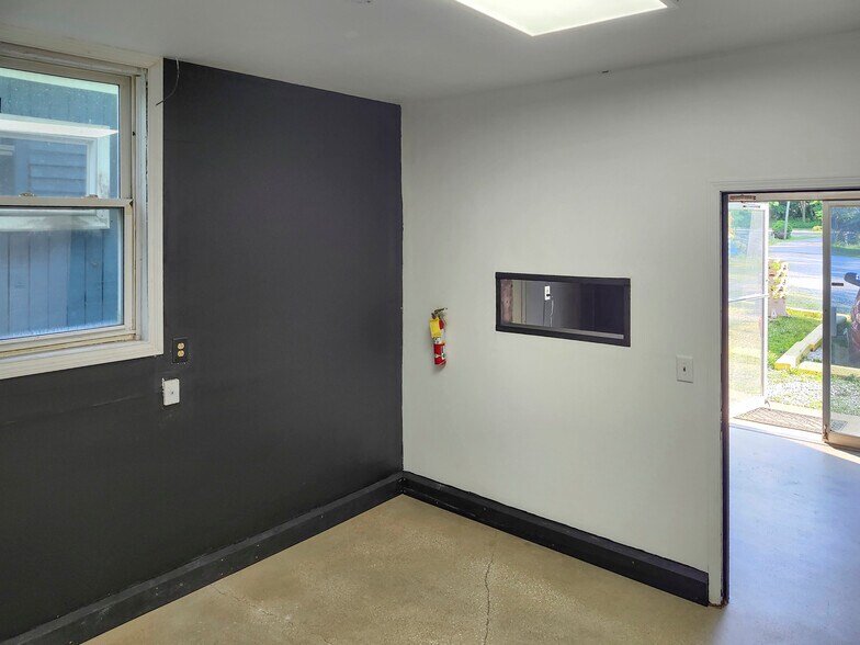 1331 W 11th St, Bloomington, IN à louer - Photo du bâtiment - Image 3 de 9