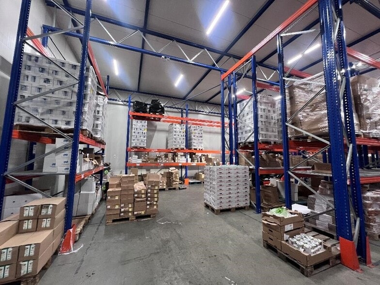 Station Appr, Waltham Cross for lease - Building Photo - Image 3 of 7