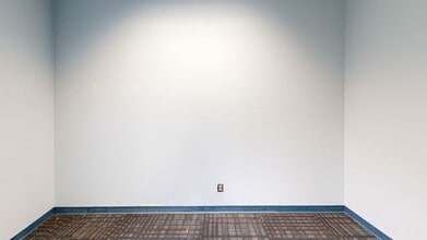 100 Grove Rd, West Deptford, NJ à louer Numérisation 3D de Matterport- Image 1 de 15