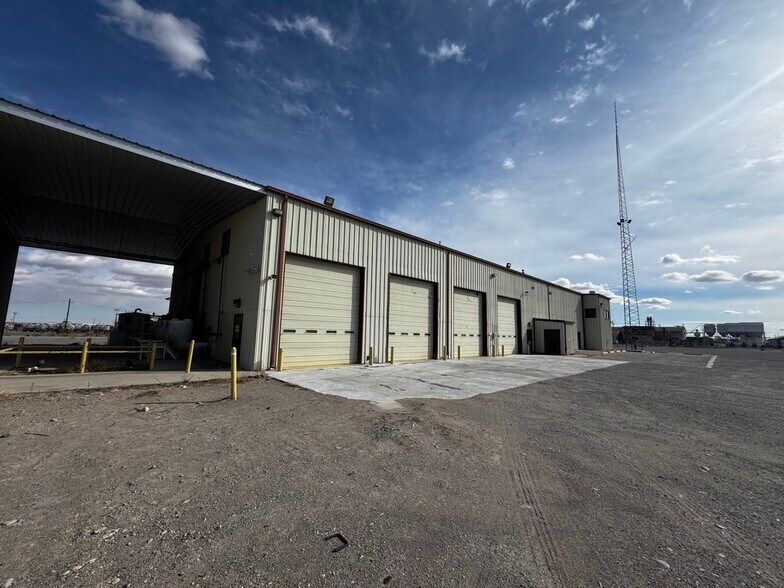 2401 Sivley Rd, Artesia, NM à vendre - Photo du bâtiment - Image 2 de 30