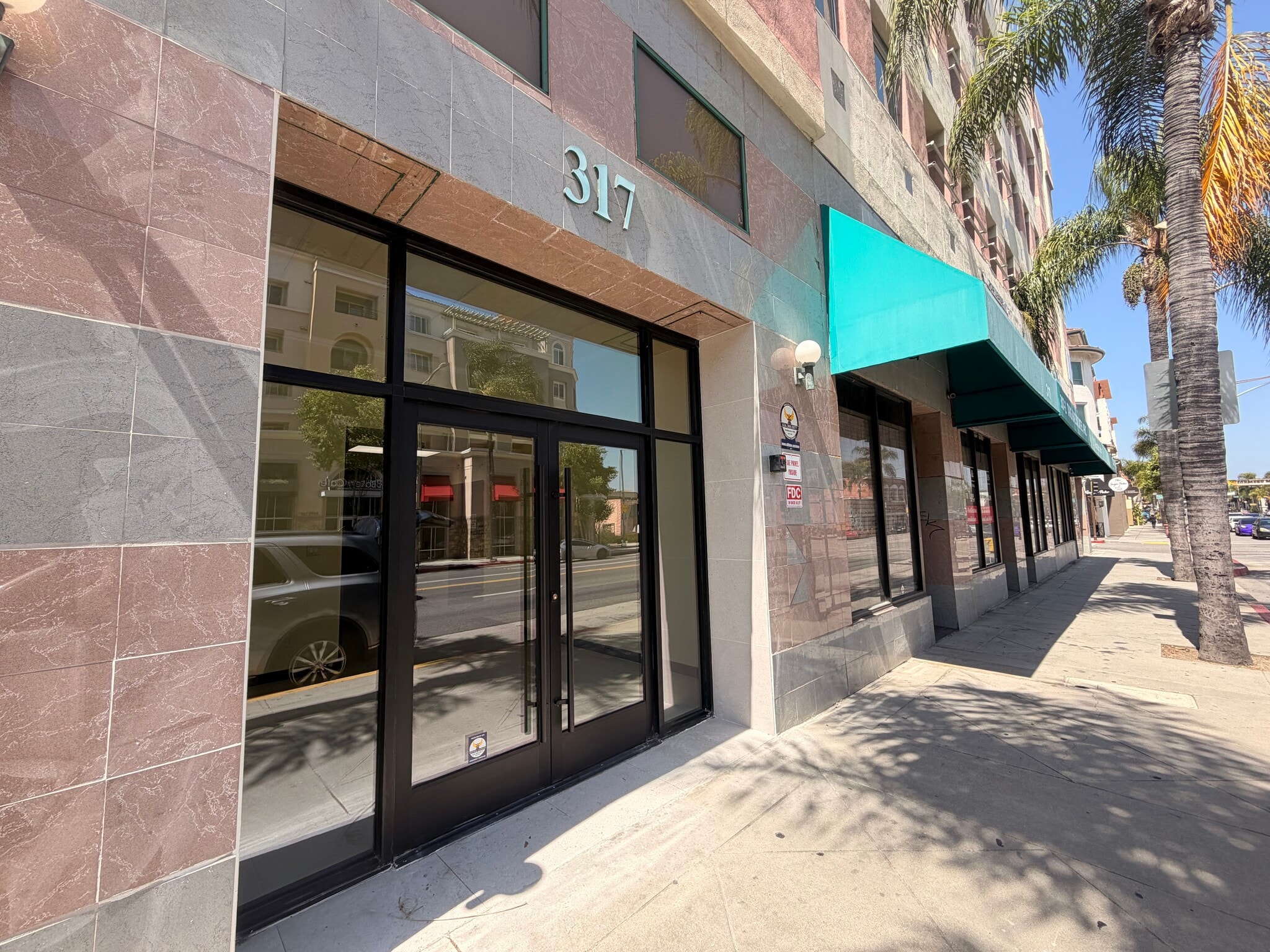 301-317 W Main St, Alhambra, CA à louer Photo intérieure- Image 1 de 2
