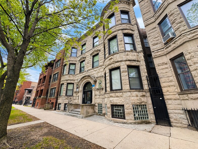 5610 S Michigan Ave, Chicago, IL à vendre - Photo du bâtiment - Image 3 de 10