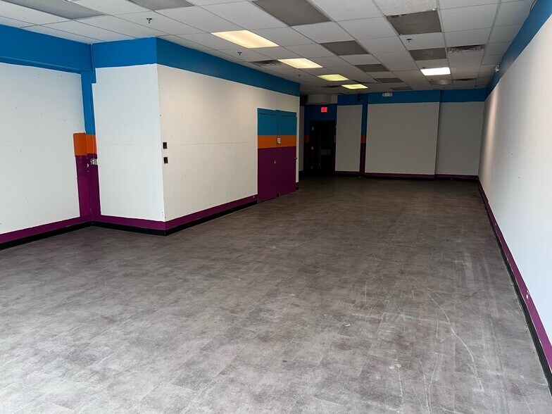 711 W Cross St, Ypsilanti, MI à louer - Photo intérieure - Image 2 de 5