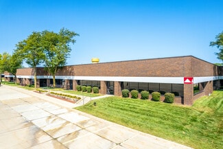 Plus de détails pour 11101-11199 Aurora Ave, Urbandale, IA - Local d'activités à louer