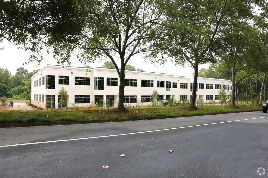 1935 Vaughn Rd NW, Kennesaw, GA à louer - Photo du bâtiment - Image 3 de 27