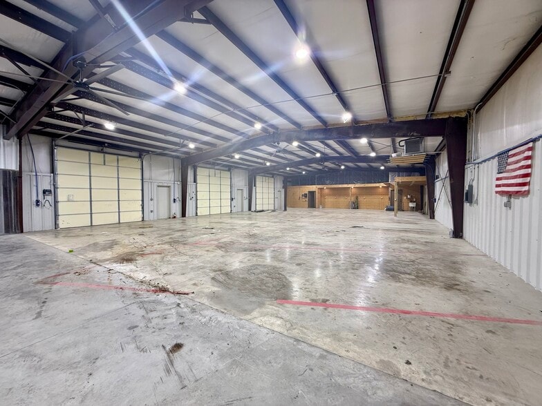 60 County Road 9501 N, Brookland, AR for lease - Interior Photo - Image 3 of 43