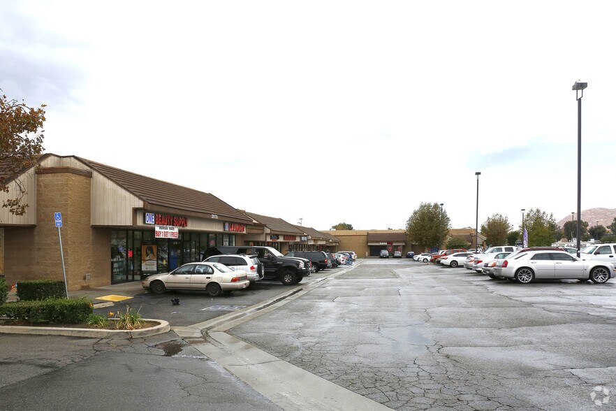 25125 Sunnymead Blvd, Moreno Valley, CA à louer - Photo du bâtiment - Image 2 de 2