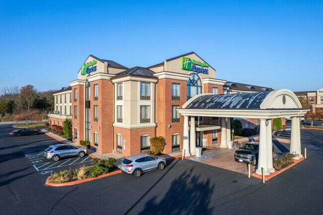 Plus de détails pour Holiday Inn Express & Suites – Services hôteliers à vendre