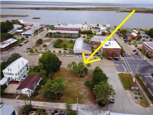 122 Market St, Apalachicola, FL à vendre - Photo du bâtiment - Image 1 de 1