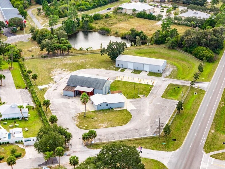 100 Veterans Memorial Way, Sebastian, FL à vendre - Photo du bâtiment - Image 2 de 28