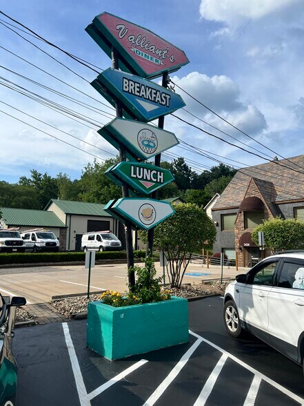 3418 Babcock Blvd, Pittsburgh, PA à vendre - Photo du bâtiment - Image 3 de 15