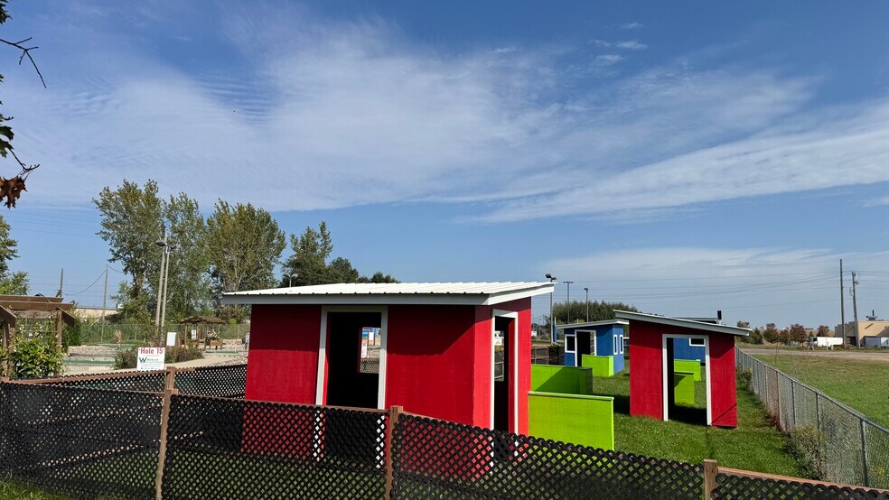 215 Opportunity Blvd N, Cambridge, MN à vendre - Photo du bâtiment - Image 3 de 17