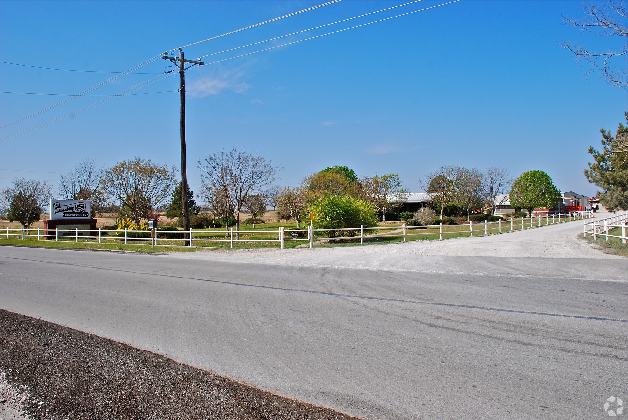 500 Dennis Rd, Weatherford, TX à louer Photo principale- Image 1 de 28