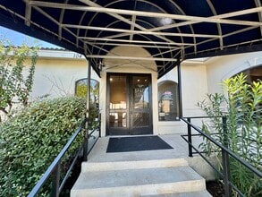 104 Gallery Cir, San Antonio, TX for lease Interior Photo- Image 2 of 27