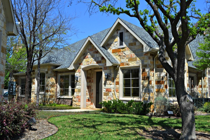 1801-1805 Hinkle Dr, Denton, TX à louer - Photo du bâtiment - Image 3 de 15