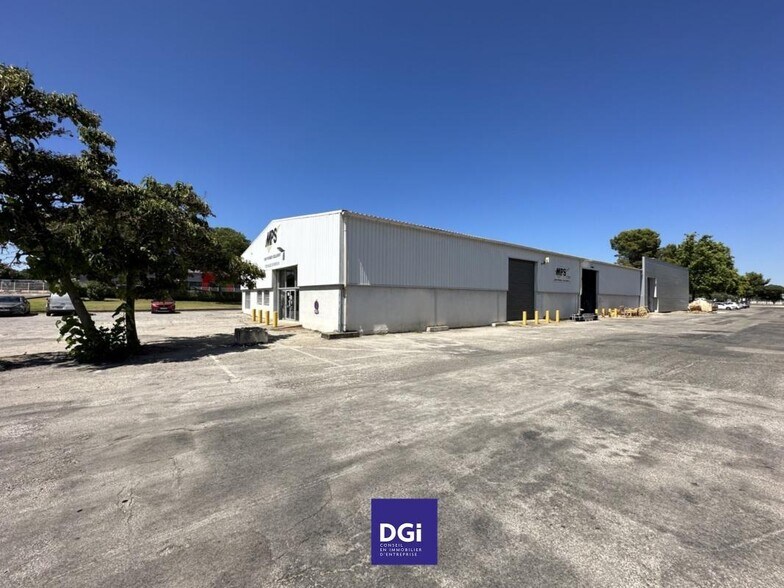 Flex in Nimes for lease - Building Photo - Image 1 of 10