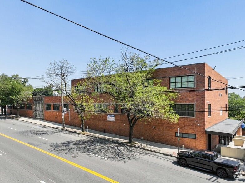949-955 Yonkers Ave, Yonkers, NY for lease - Building Photo - Image 1 of 9