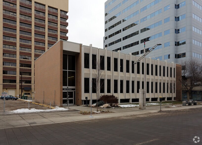 10020 108th St NW, Edmonton, AB for sale - Primary Photo - Image 1 of 1