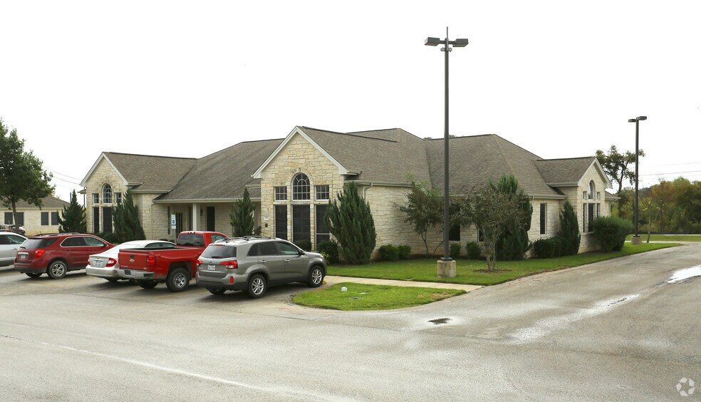 155 Cimarron Park Loop, Buda, TX à louer - Photo du bâtiment - Image 2 de 3