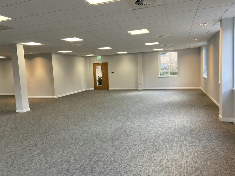 Solihull Pky, Birmingham for lease - Interior Photo - Image 3 of 14