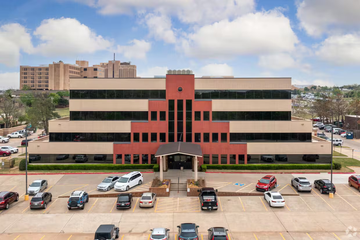 13321 N Meridian Ave, Oklahoma City, OK for lease Primary Photo- Image 1 of 6