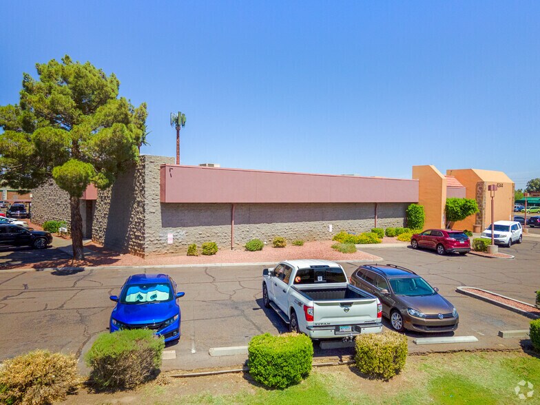 4344 W Bell Rd, Glendale, AZ à louer - Photo du bâtiment - Image 3 de 4