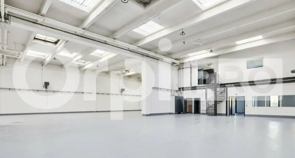 Flex in Évry for lease Interior Photo- Image 1 of 9