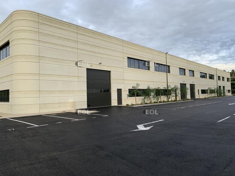 Flex dans La Ciotat à louer - Photo du bâtiment - Image 3 de 11