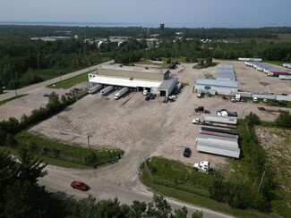 Plus de détails pour 348 Birchs Rd, North Bay, ON - Industriel à vendre