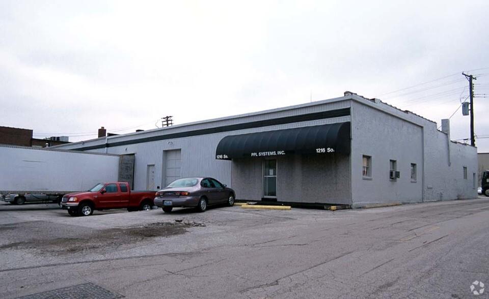 1216 S Vandeventer Ave, Saint Louis, MO for lease - Building Photo - Image 2 of 4