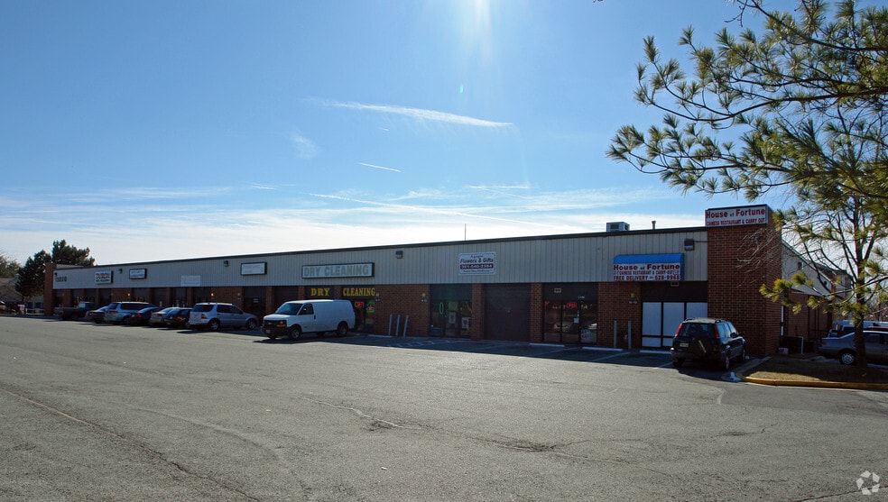 13220 Wisteria Dr, Germantown, MD for lease - Primary Photo - Image 1 of 9