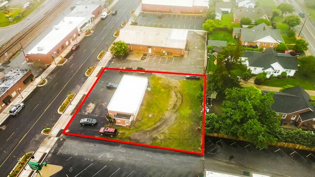 Plus de détails pour 301 S Main St, Fountain Inn, SC - Commerce de détail à vendre