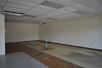 2403 N Porter Ave, Norman, OK for lease Interior Photo- Image 2 of 7
