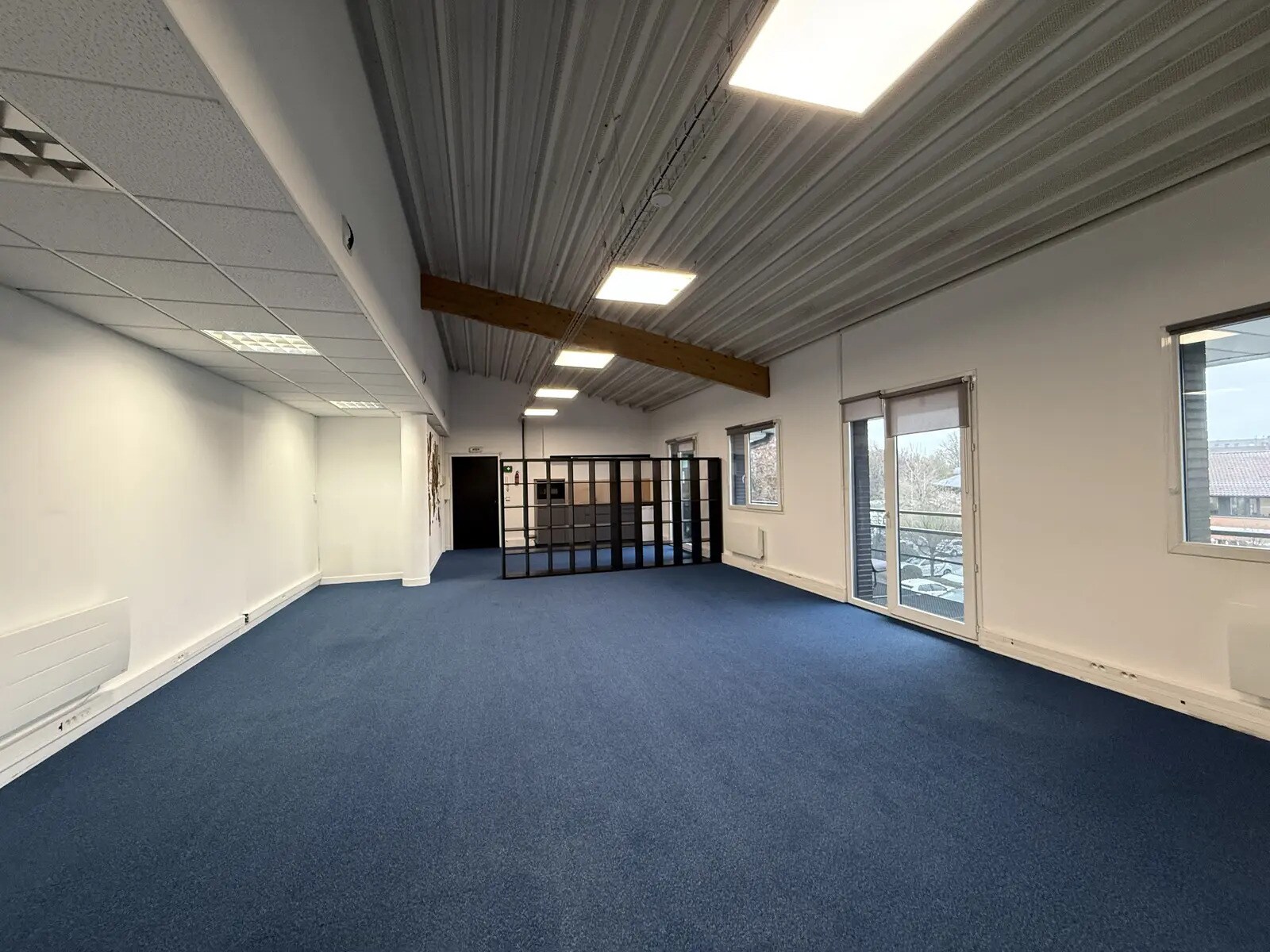 25 Rue Du Carrousel, Villeneuve-d'Ascq for lease Interior Photo- Image 1 of 12