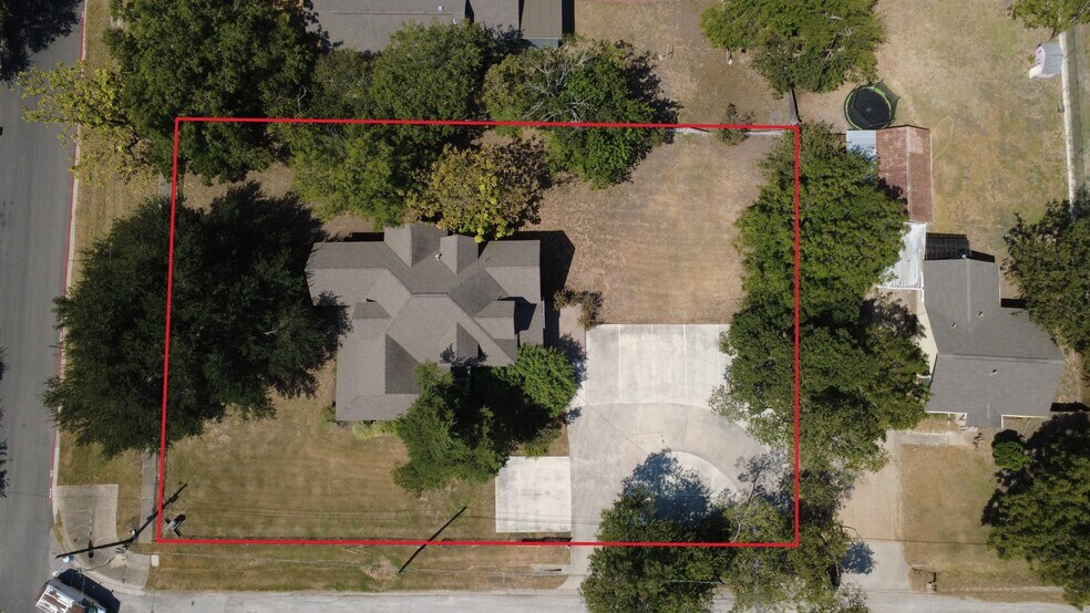 206 Taylor St, Hutto, TX à louer - Photo du bâtiment - Image 2 de 25