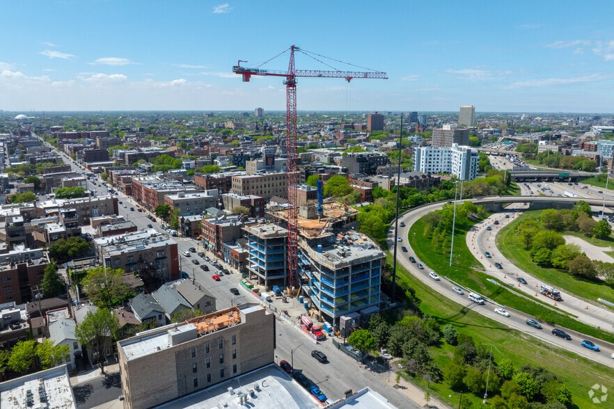 1100 W Grand Ave, Chicago, IL for lease - Building Photo - Image 3 of 3