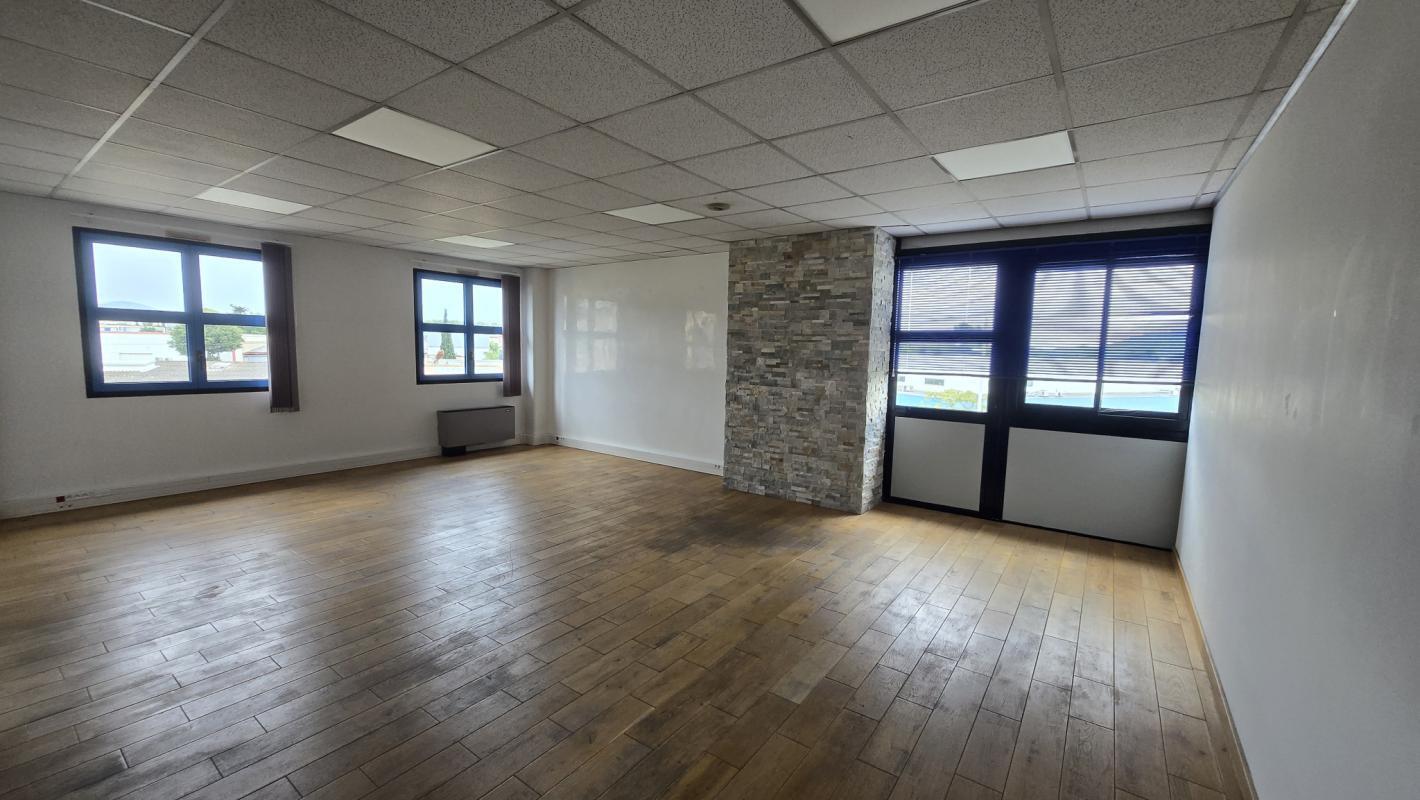 Office in La Garde for lease Building Photo- Image 1 of 8