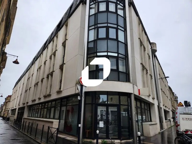 Office in Bordeaux for lease - Building Photo - Image 1 of 10