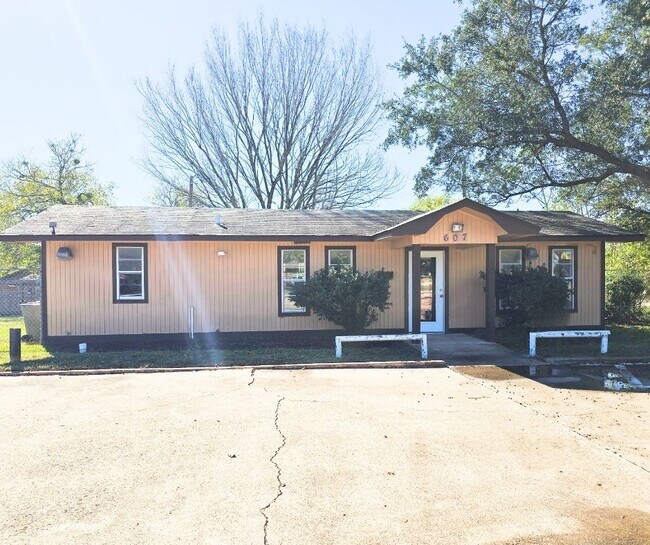 More details for 607 W Martin Luther King Jr. St, Bryan, TX - Office for Sale
