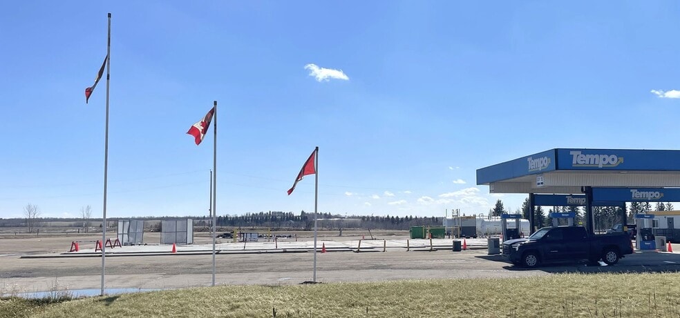 22279 AB-16, Ardrossan, AB à louer - Photo du bâtiment - Image 2 de 3