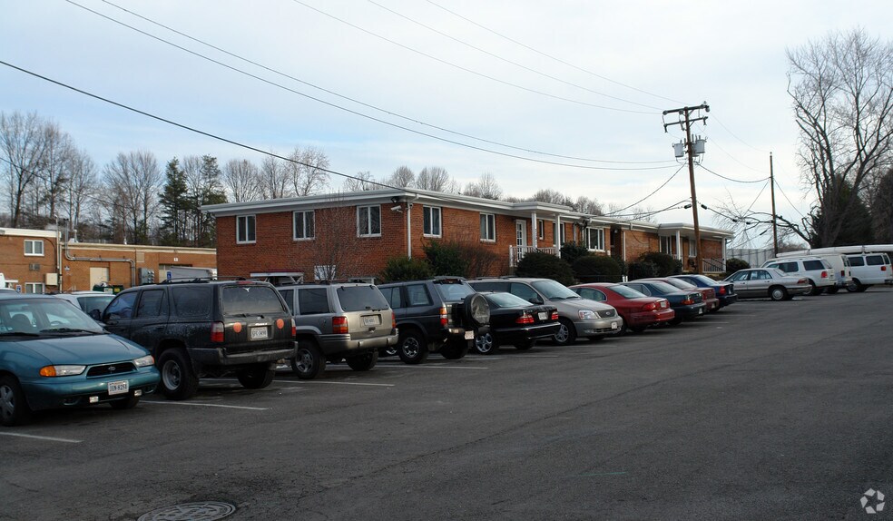 7309 Highland St, Springfield, VA à louer - Photo du bâtiment - Image 2 de 26