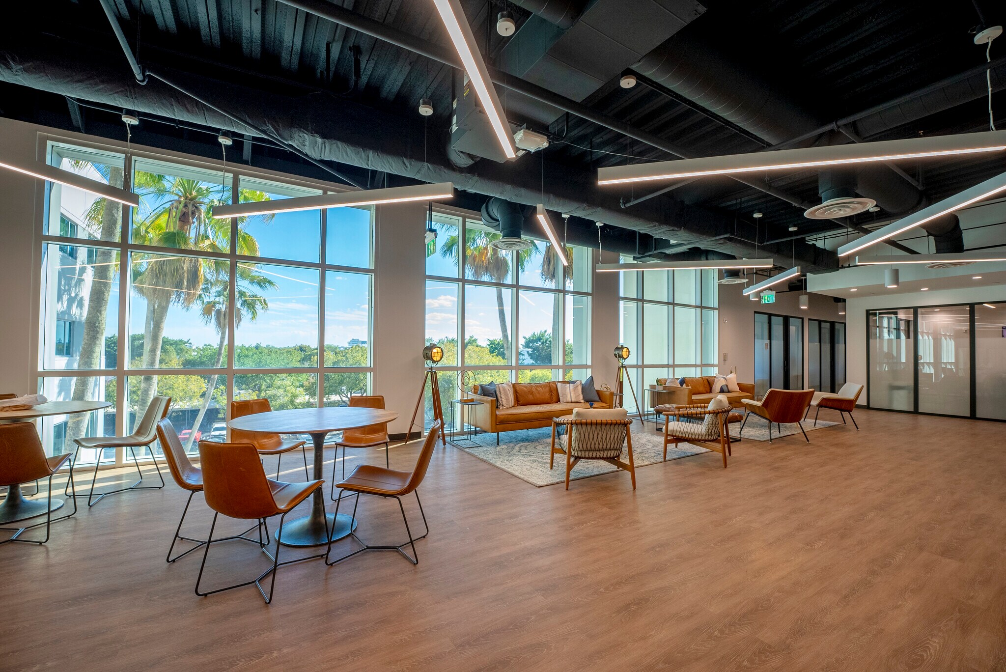 8400 NW 33rd St, Doral, FL à louer Hall d’entrée- Image 1 de 9