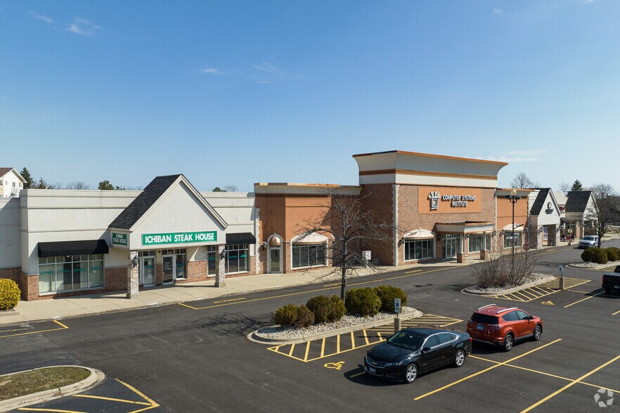 5320-5340 Grand Ave, Gurnee, IL à louer - Photo du bâtiment - Image 2 de 32