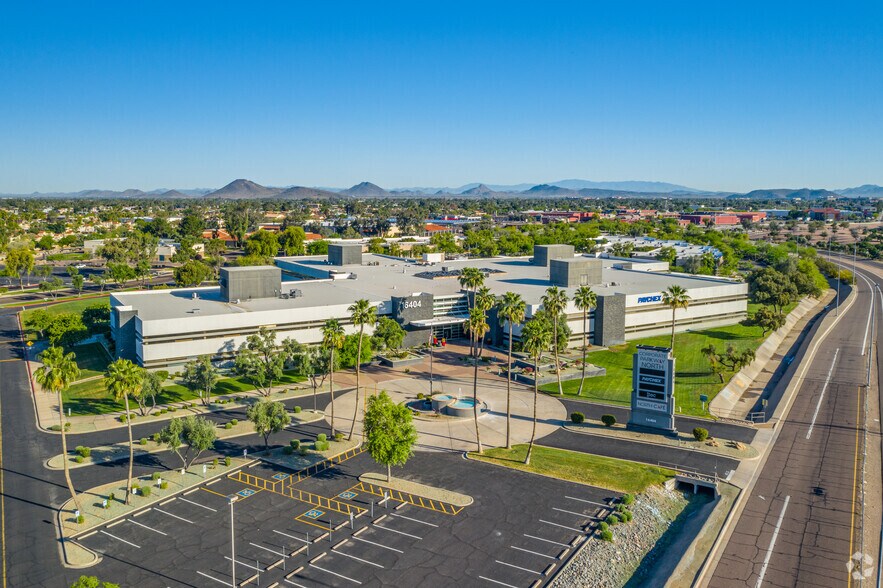16404 N Black Canyon Hwy, Phoenix, AZ à louer - Photo du bâtiment - Image 2 de 8