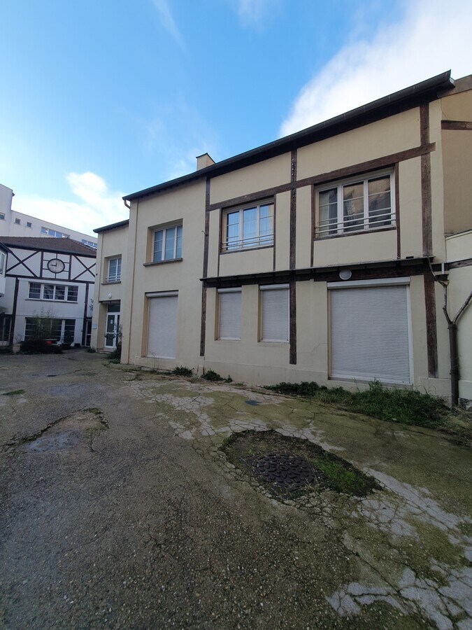 Montreuil, SSD 93100 -  -  - Interior Photo - Image 1 of 4